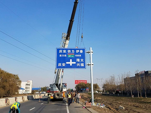 周口周口道路护栏网网片该如何进行正确的选购呢？
