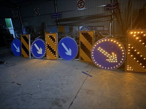 周口周口河南太阳能自发光交通路标牌厂家